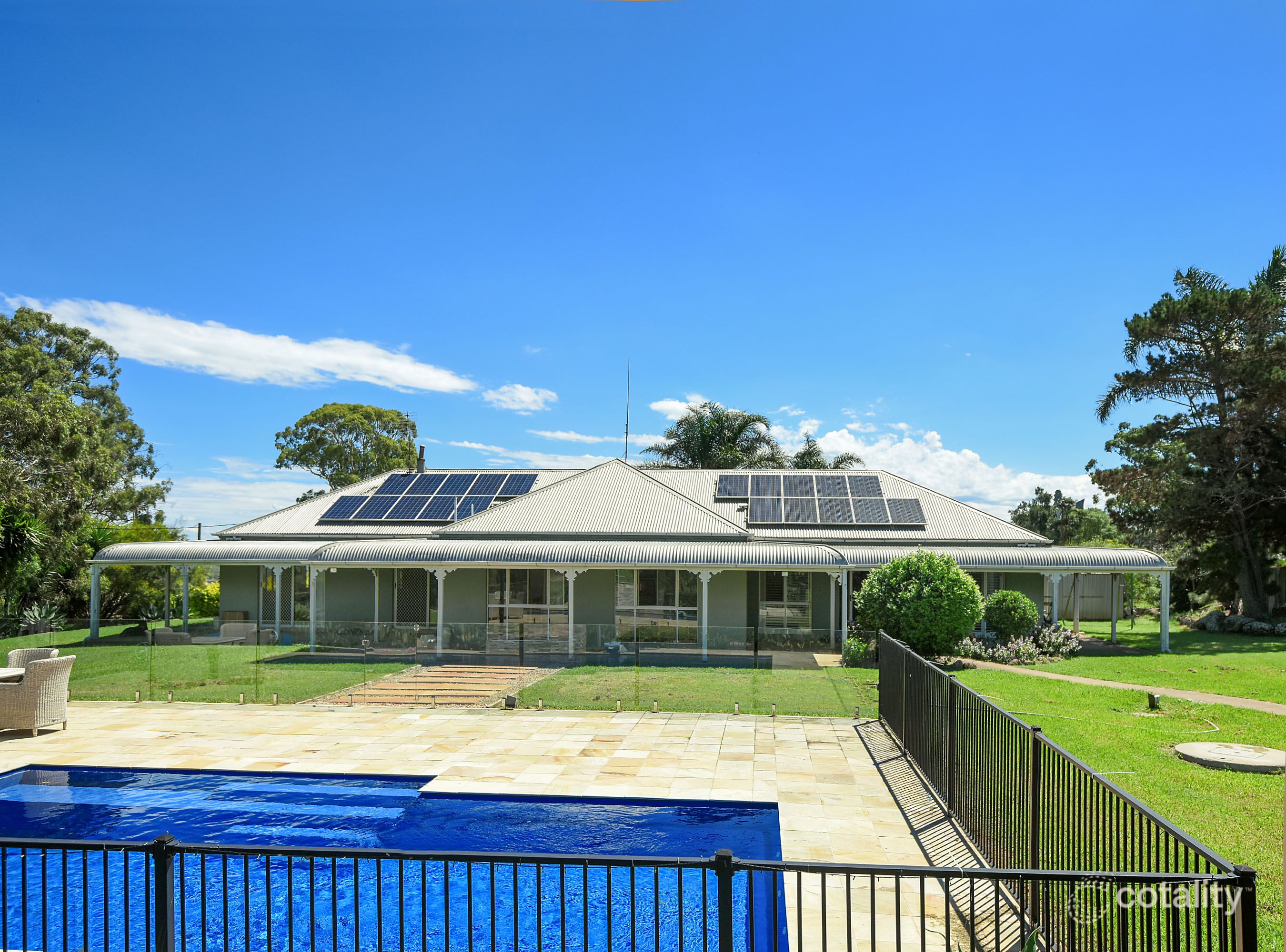 2 Cooper Rd, Glenvale, QLD 4350