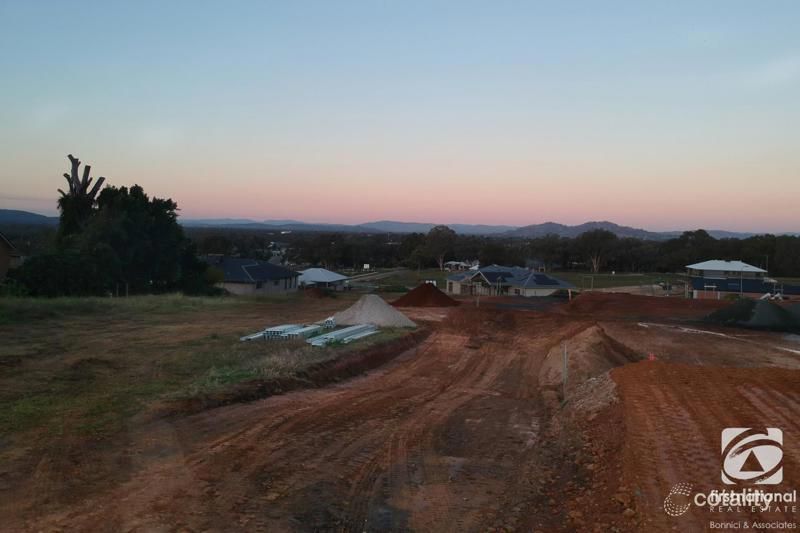 7 Eagleton Pl, West Wodonga, VIC 3690