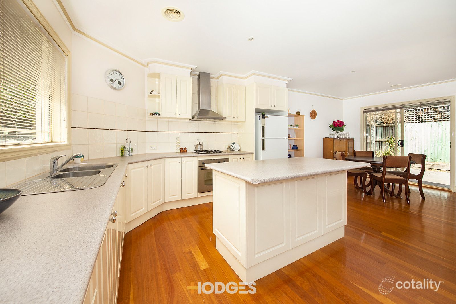 2/90 Deakin St, Bentleigh East, VIC 3165
