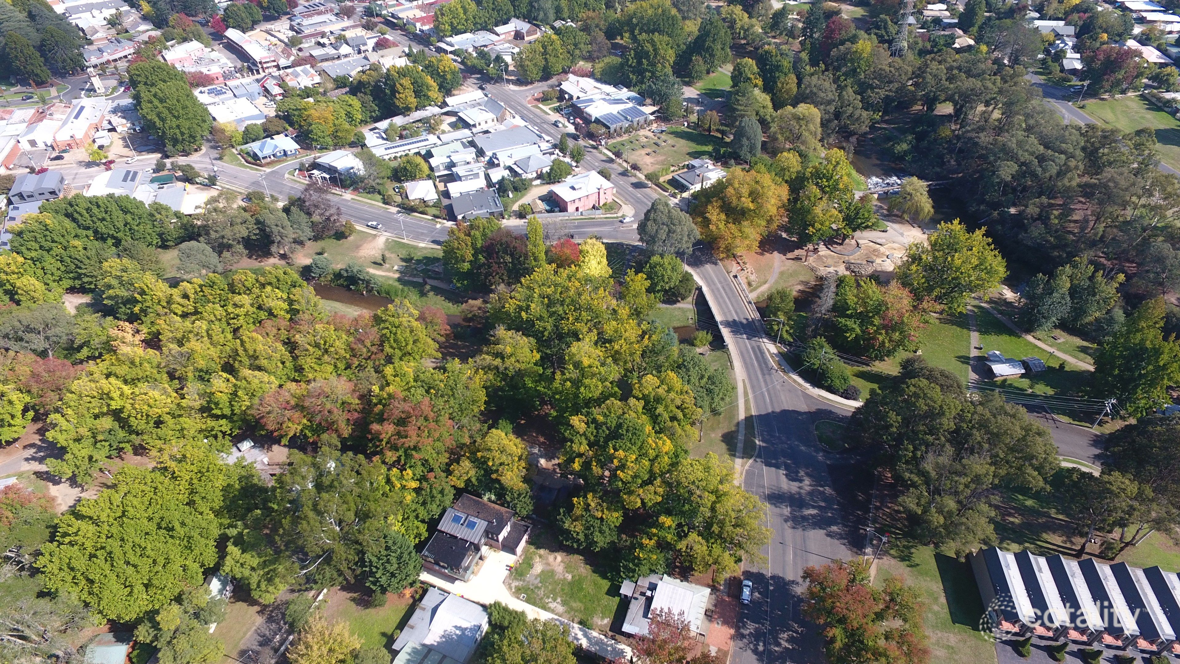 2b Delany Ave, Bright, VIC 3741