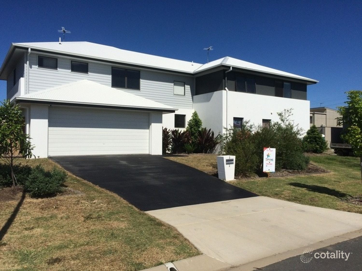 2/3 Michigan Way, Andergrove, QLD 4740