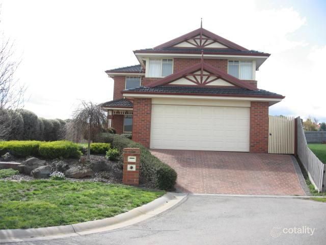 10 Astrid Ct, Berwick, VIC 3806