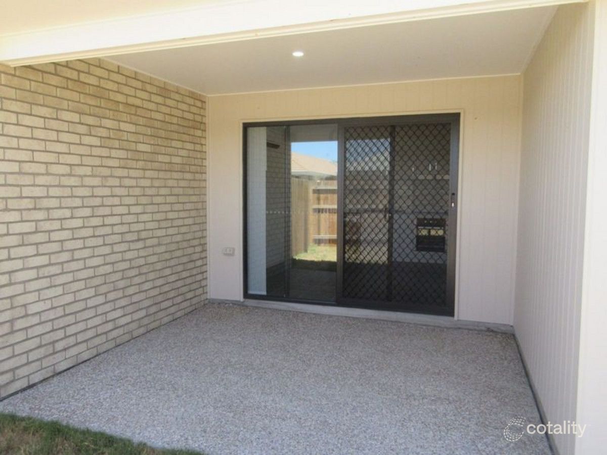 2/2 Milbrook Cres, Pimpama, QLD 4209