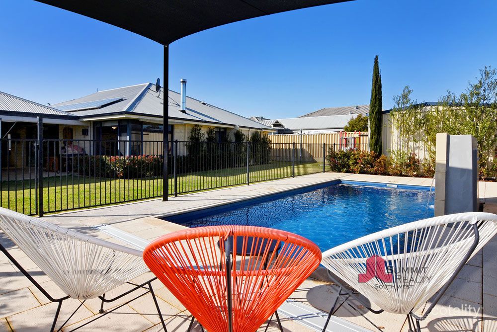 10 Wornt Rd, Dalyellup, WA 6230