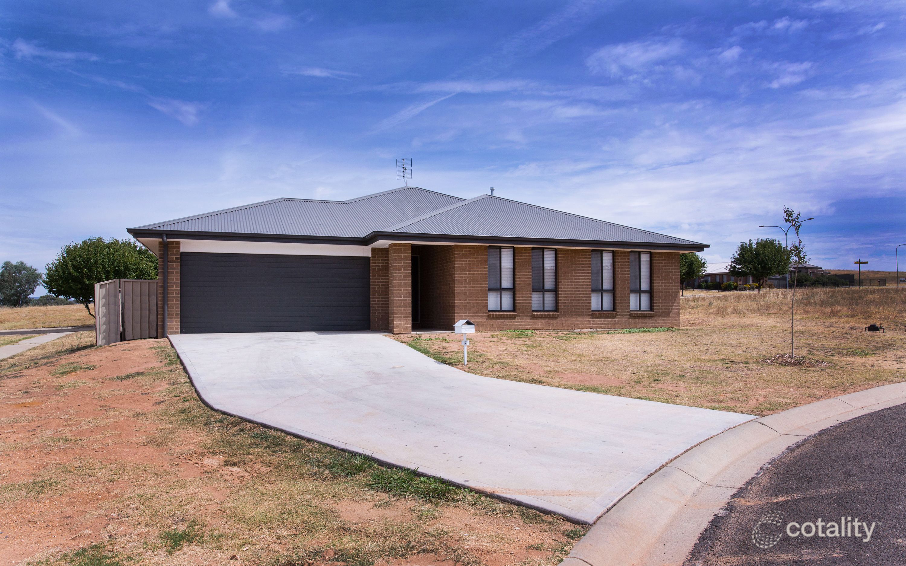 7 Harvest Cct, Cowra, NSW 2794