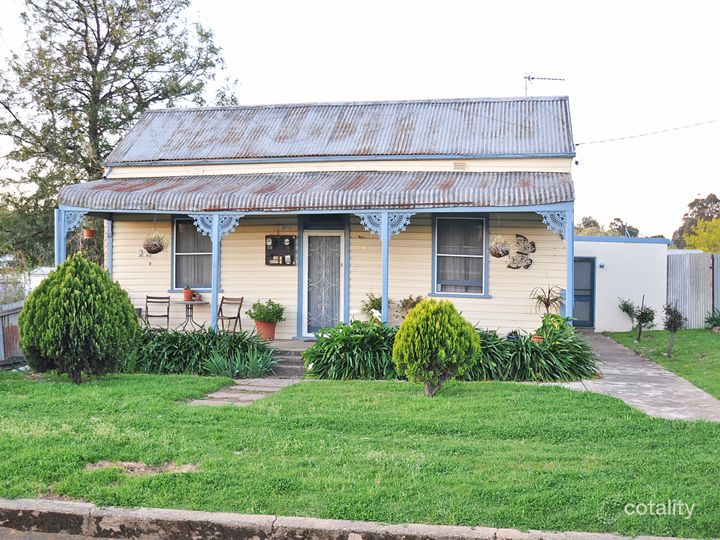 25 Regent St, Junee, NSW 2663
