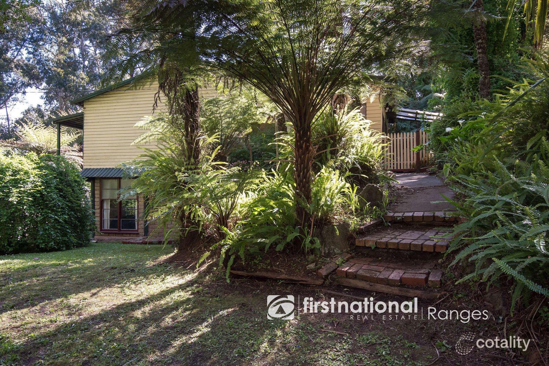 2 Grandview Cres, Tecoma, VIC 3160