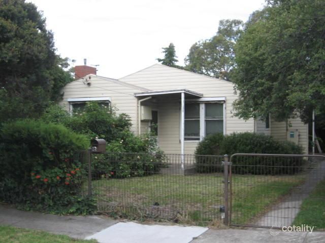 12 Kinnane Cres, Sunshine, VIC 3020