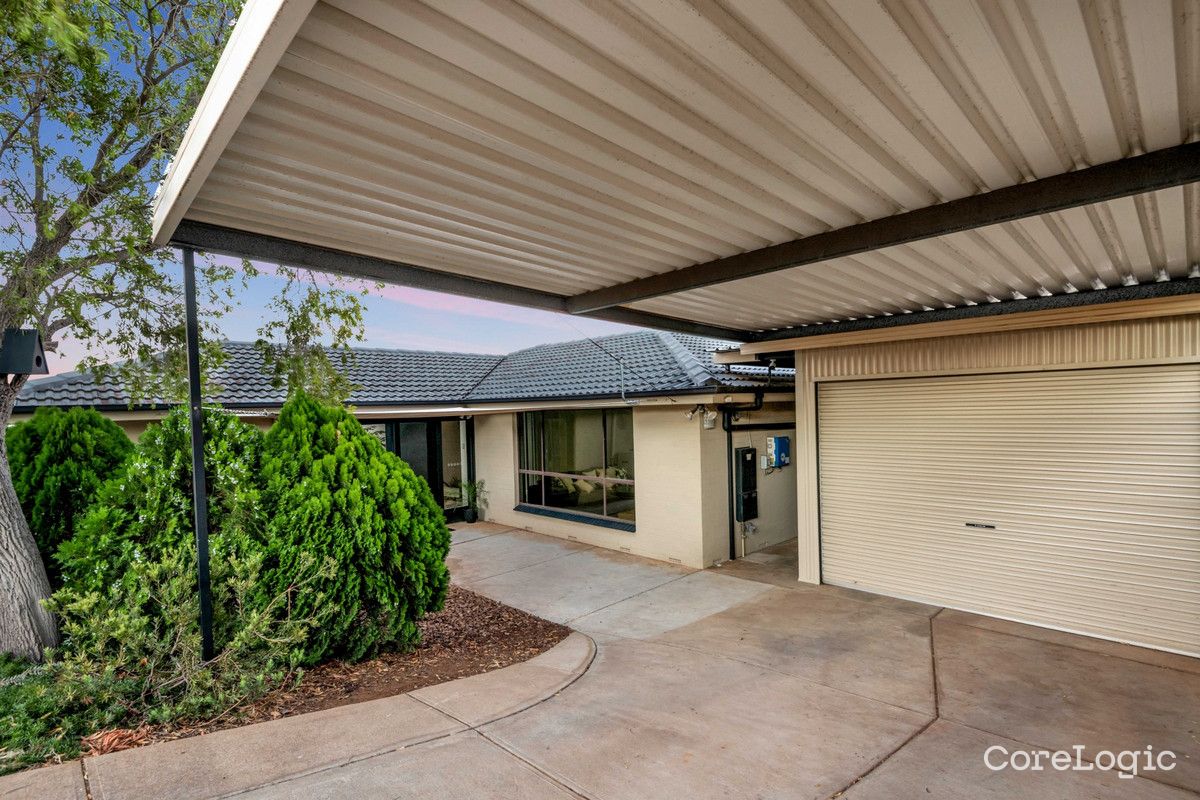 17 Sea View Rd, Para Hills, SA 5096