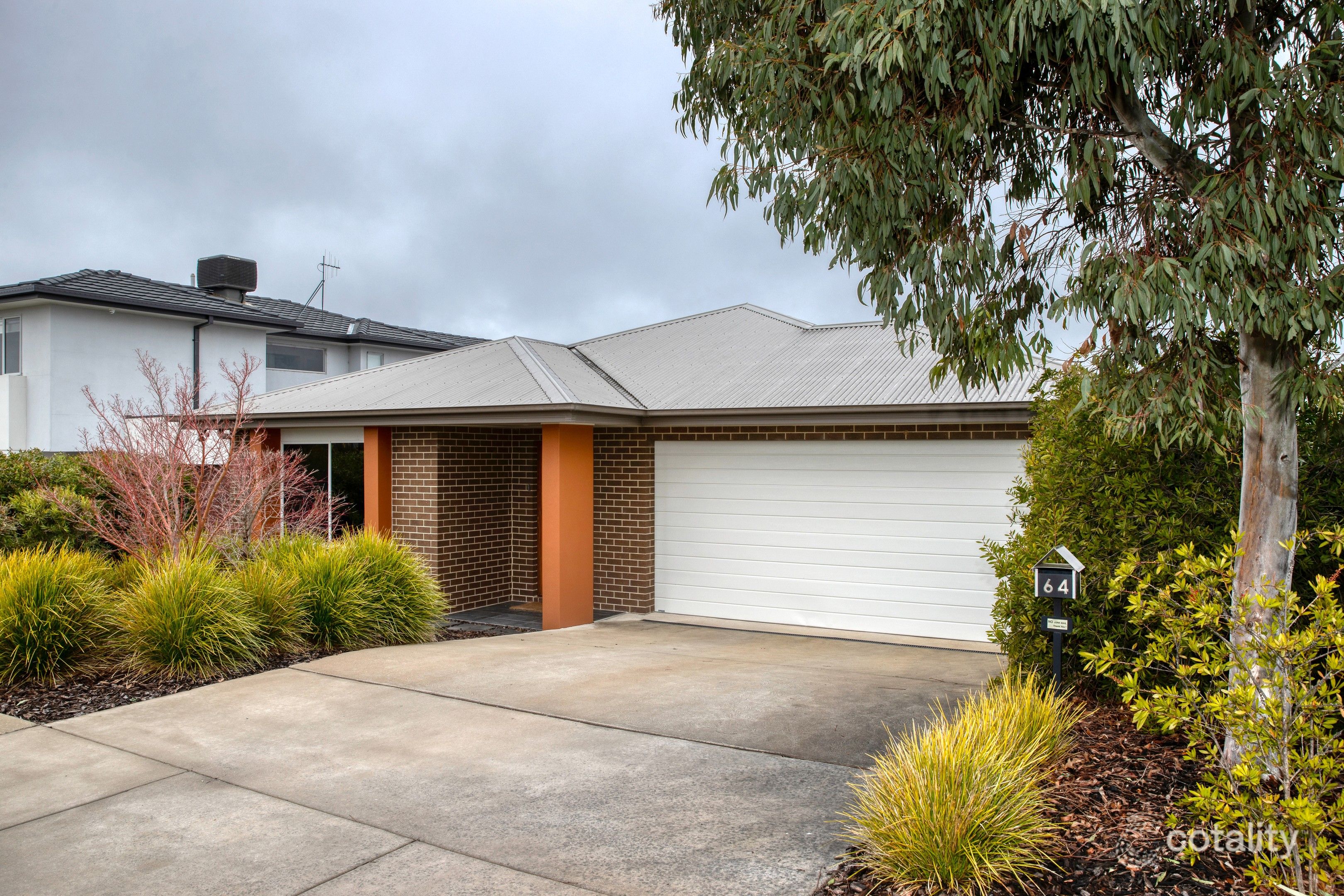 64 Fred Daly Ave, Coombs, ACT 2611
