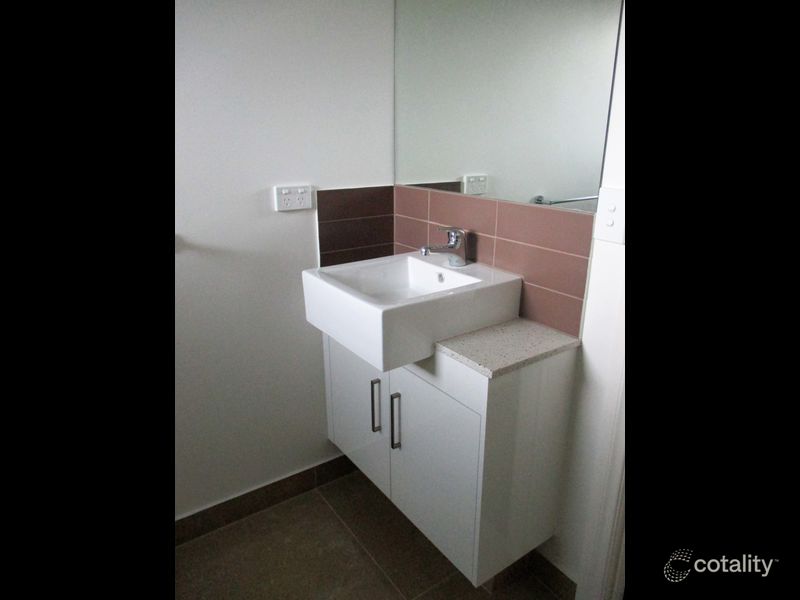 8/33 New St, Dandenong, VIC 3175