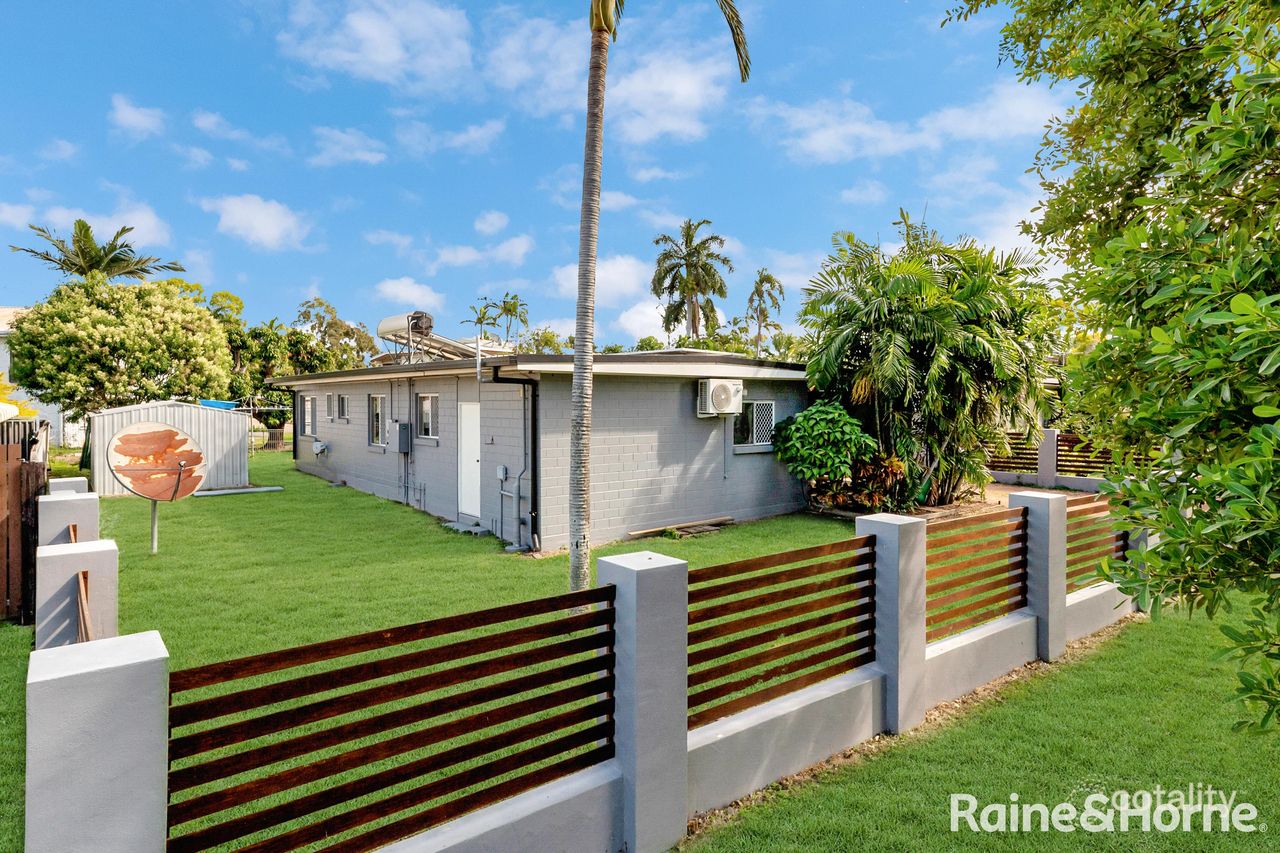 21 Gilli Cres, Cranbrook, QLD 4814