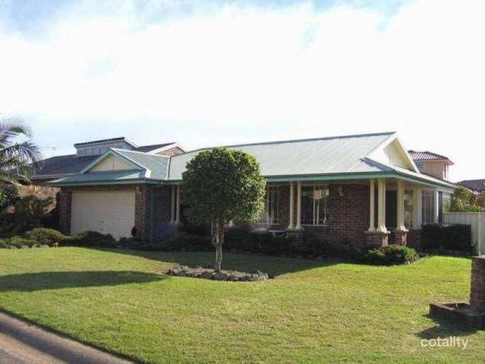 1 Caves Ct, Caves Beach, NSW 2281