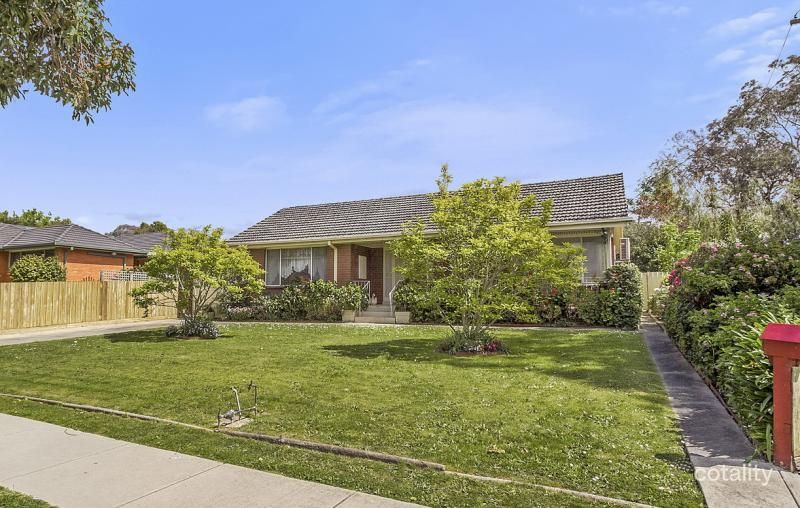 12 Pine Rd, Bayswater, VIC 3153