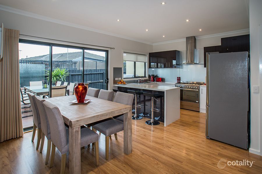 1/2 Burton Ct, Bayswater, VIC 3153