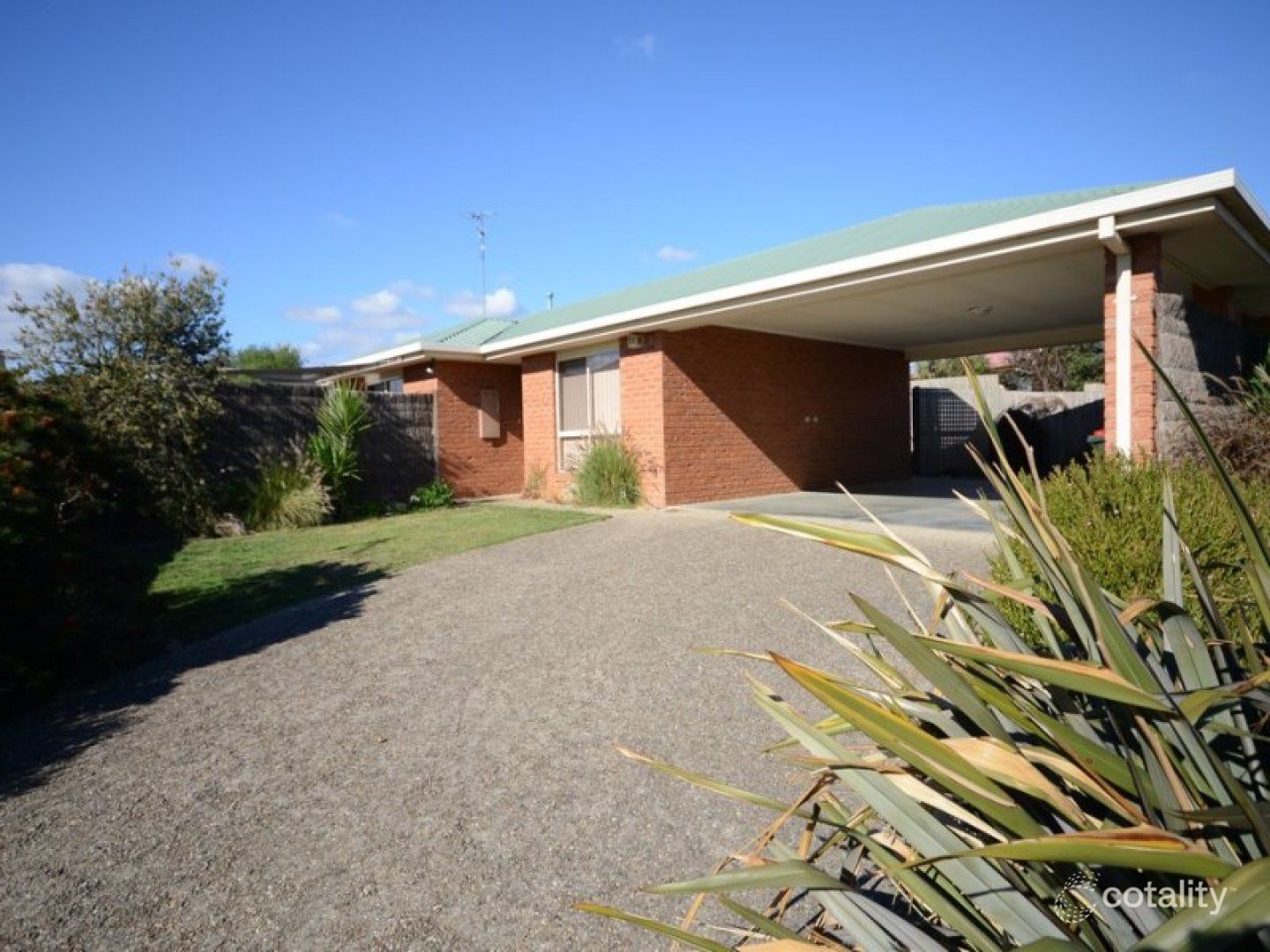 72 Balmoral Cres, Eastwood, VIC 3875