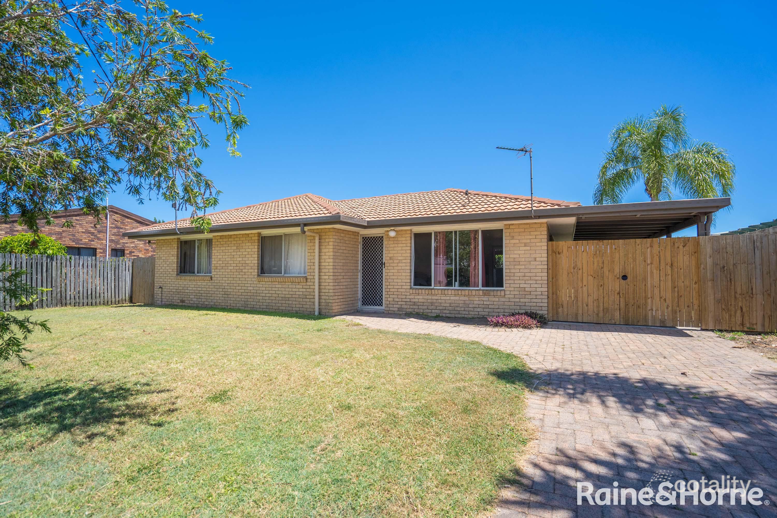 196 Truro St, Urangan, QLD 4655