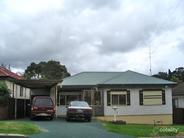 9 Denise St, Lake Heights, NSW 2502