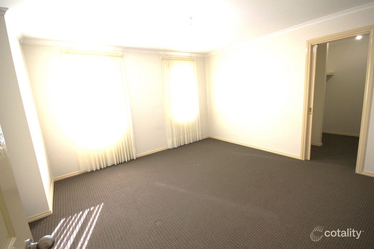 6 Avonlea Ct, Roxburgh Park, VIC 3064