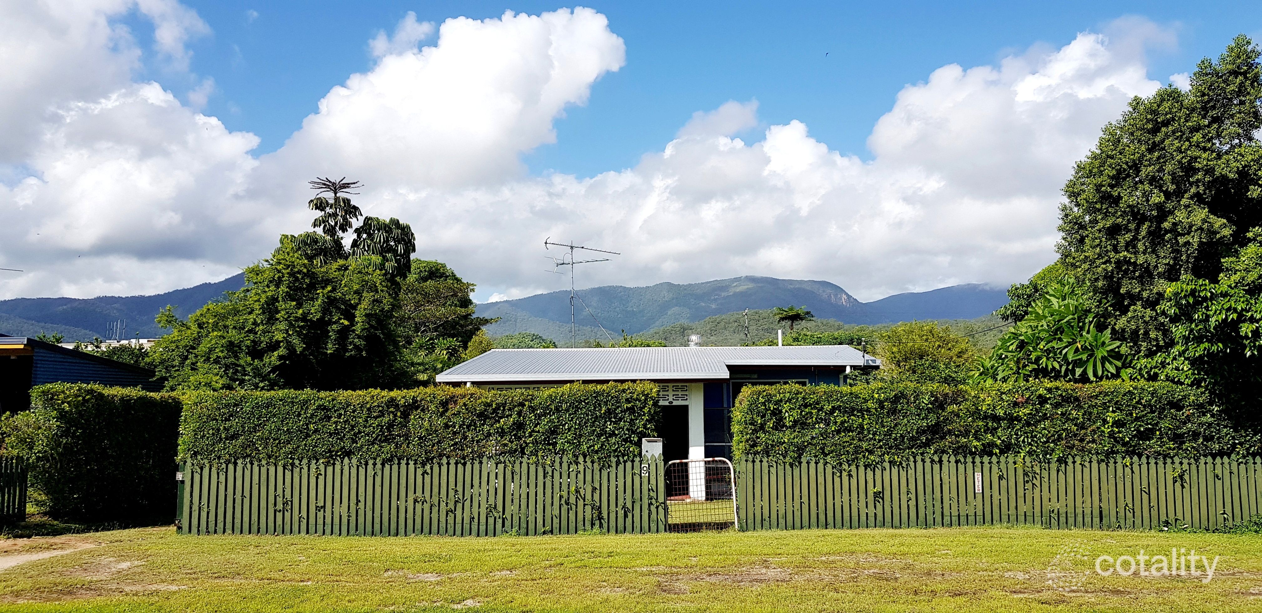 9 Leefe St, Cardwell, QLD 4849