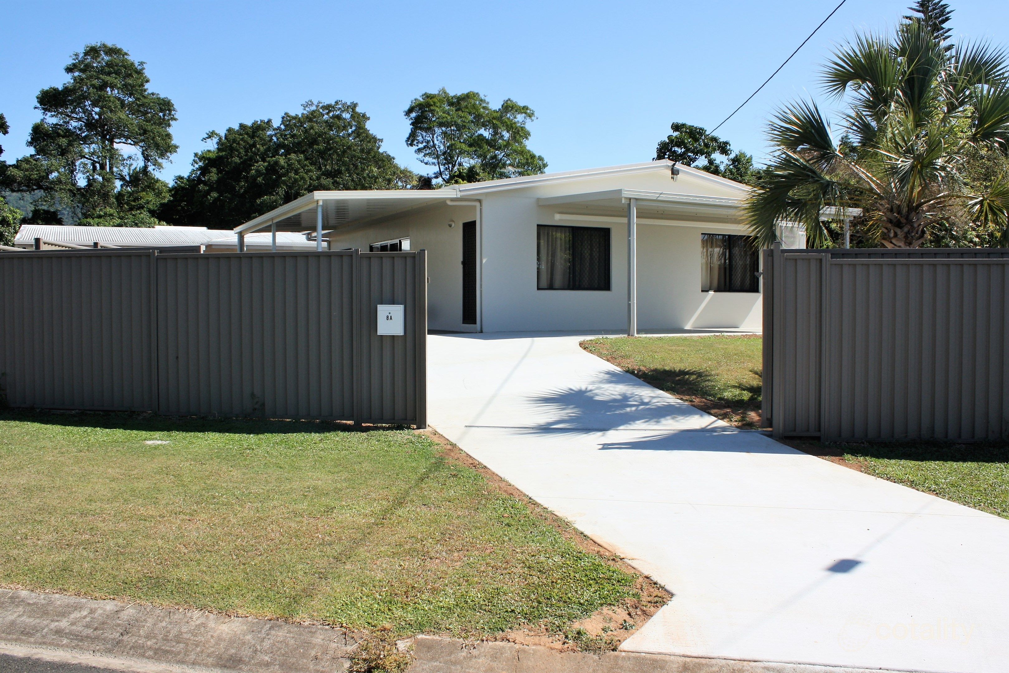 8 Viola Cl, Bayview Heights, QLD 4868