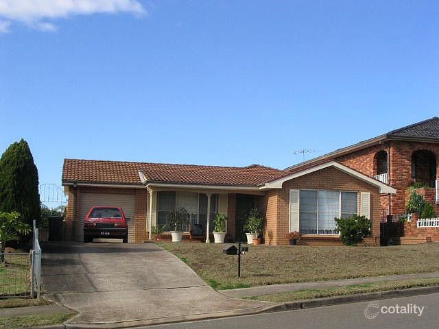 2 Adelong Cl, Wakeley, NSW 2176