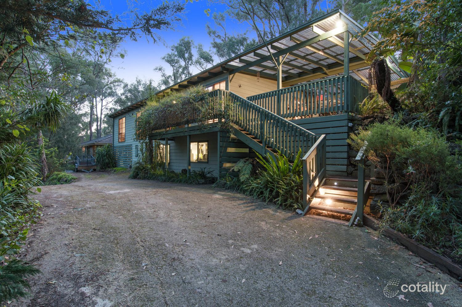 16 Railway Rd, Mount Evelyn, VIC 3796