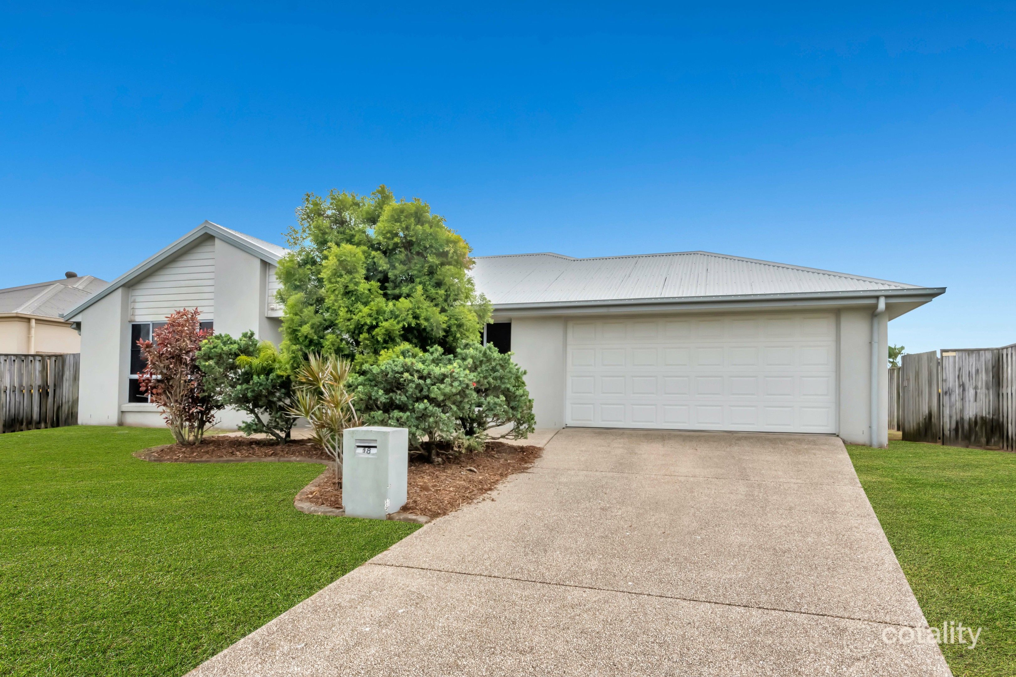 18 Coogee Tce, Blacks Beach, QLD 4740