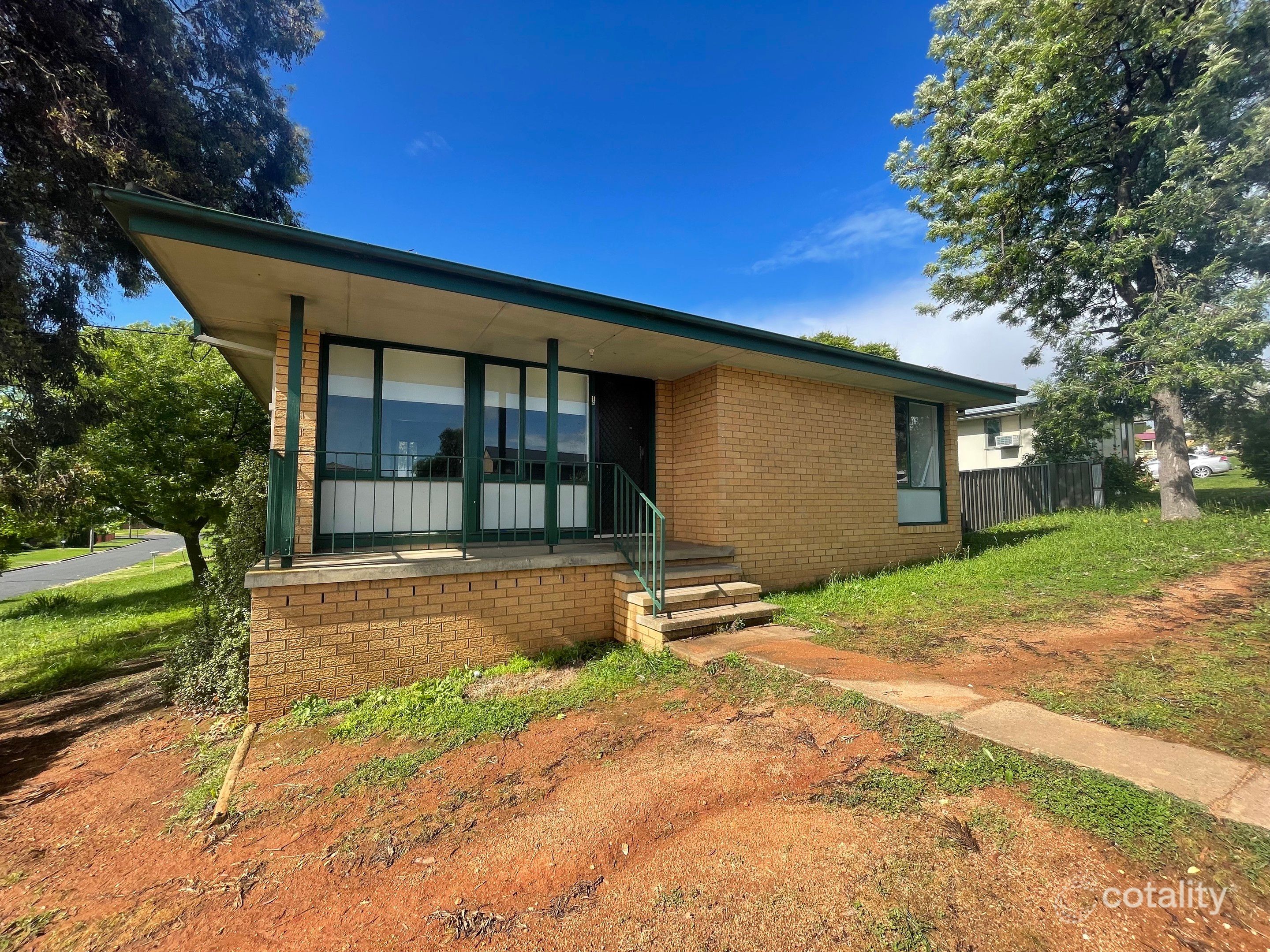 14 Cook Cres, Young, NSW 2594