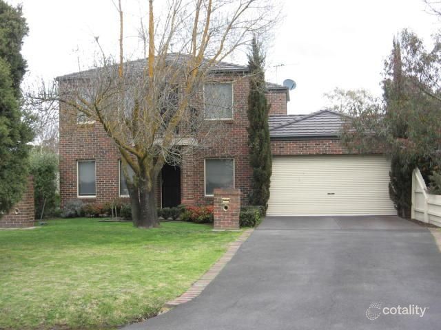 2/2 Castlegate Pl, Berwick, VIC 3806