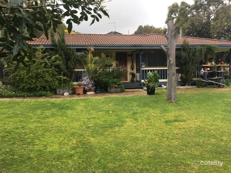 27 Moore St, Wungong, WA 6112