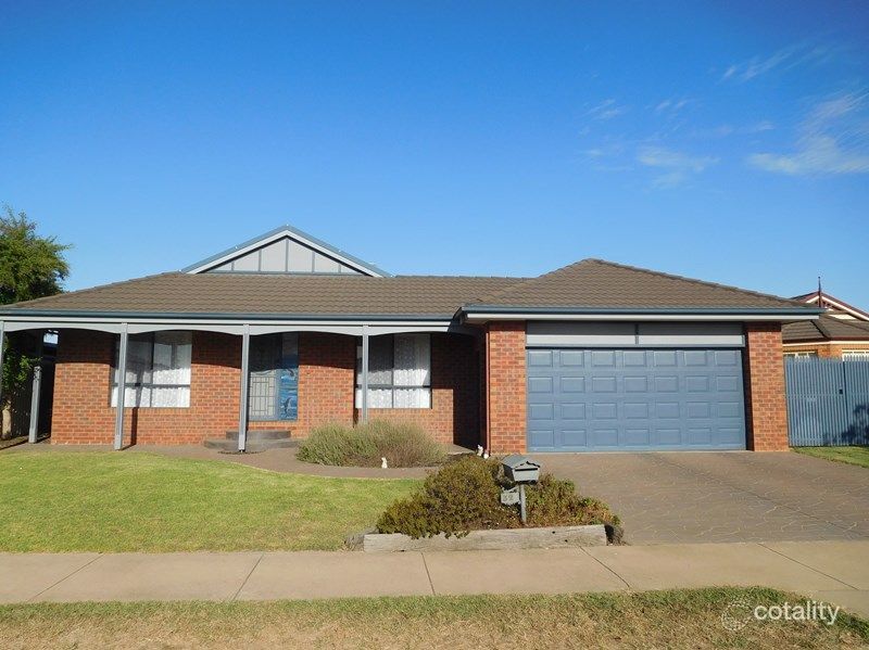 32 Pell Cres, Mooroopna, VIC 3629