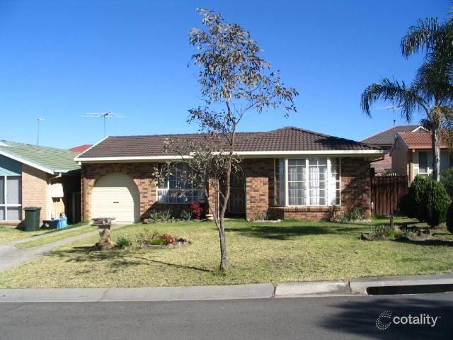 8 Arnold Ave, Green Valley, NSW 2168
