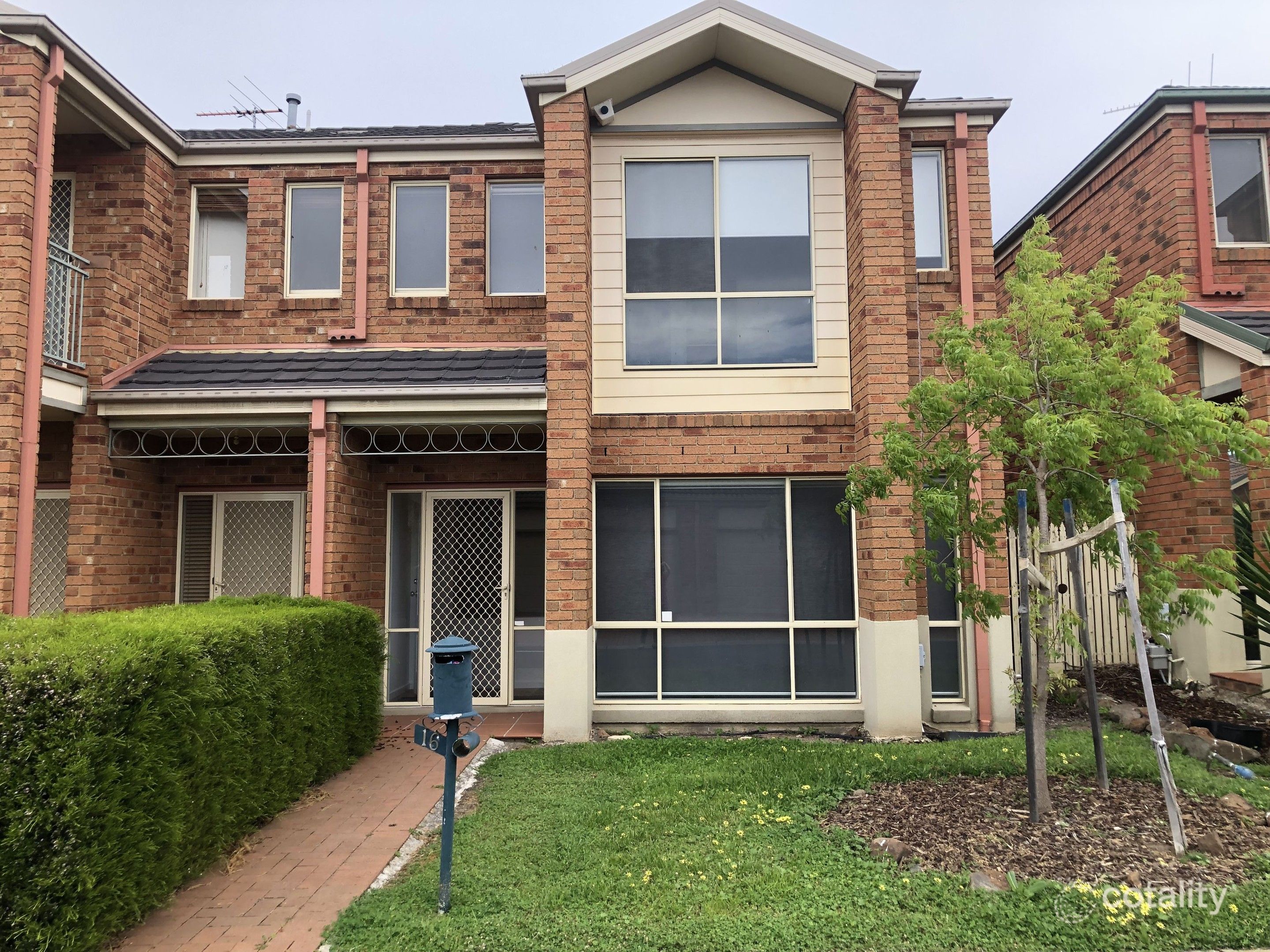 16 The Glades, Taylors Hill, VIC 3037