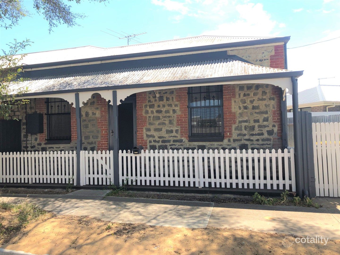 11 Sutherland St, Glanville, SA 5015