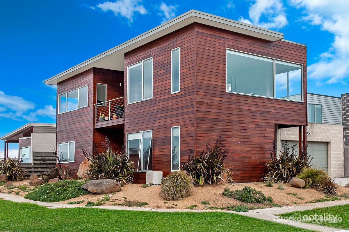 1 Martin Laurence Pl, Port Fairy, VIC 3284