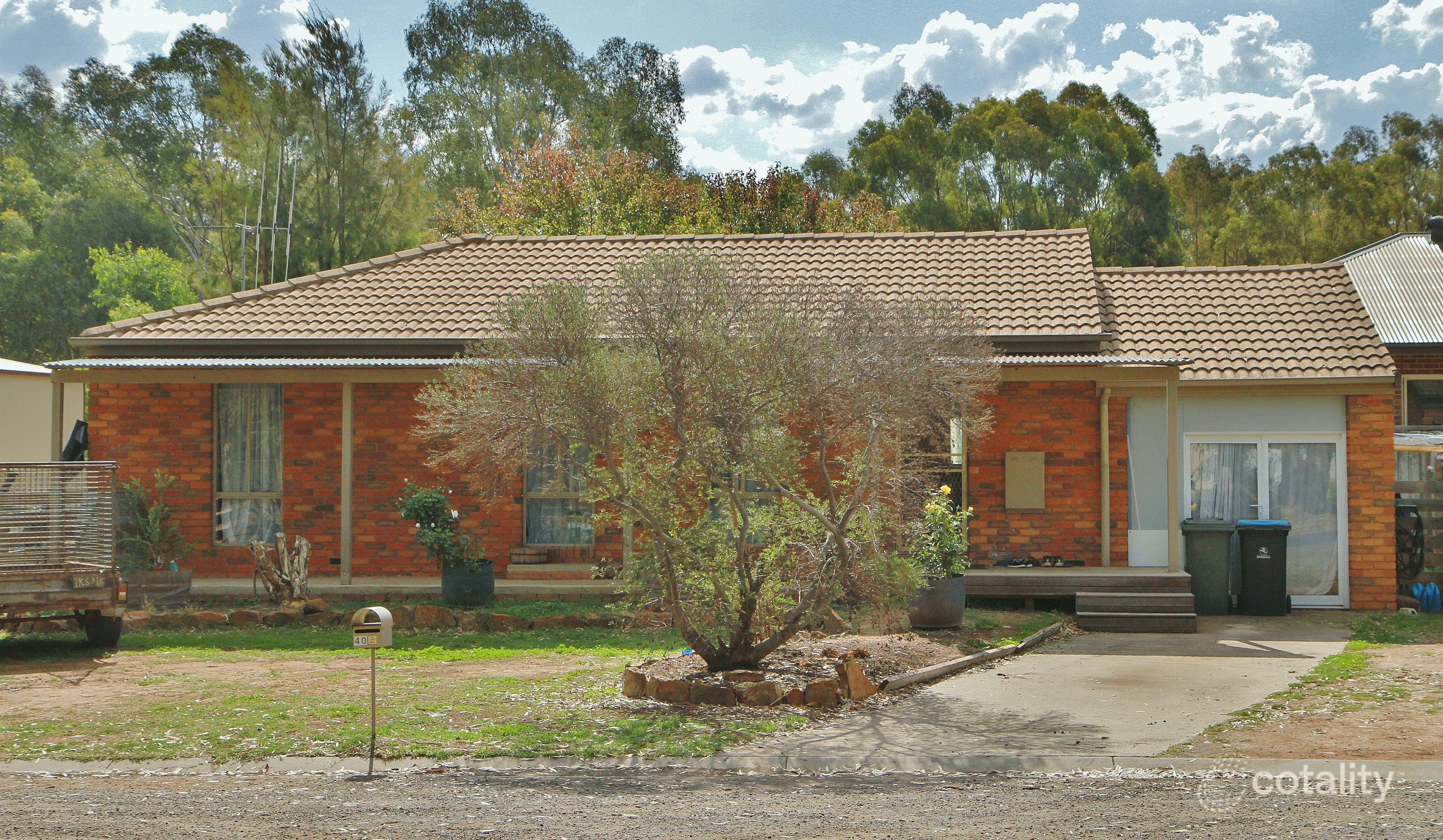 40 Shakespere St, Heathcote, VIC 3523