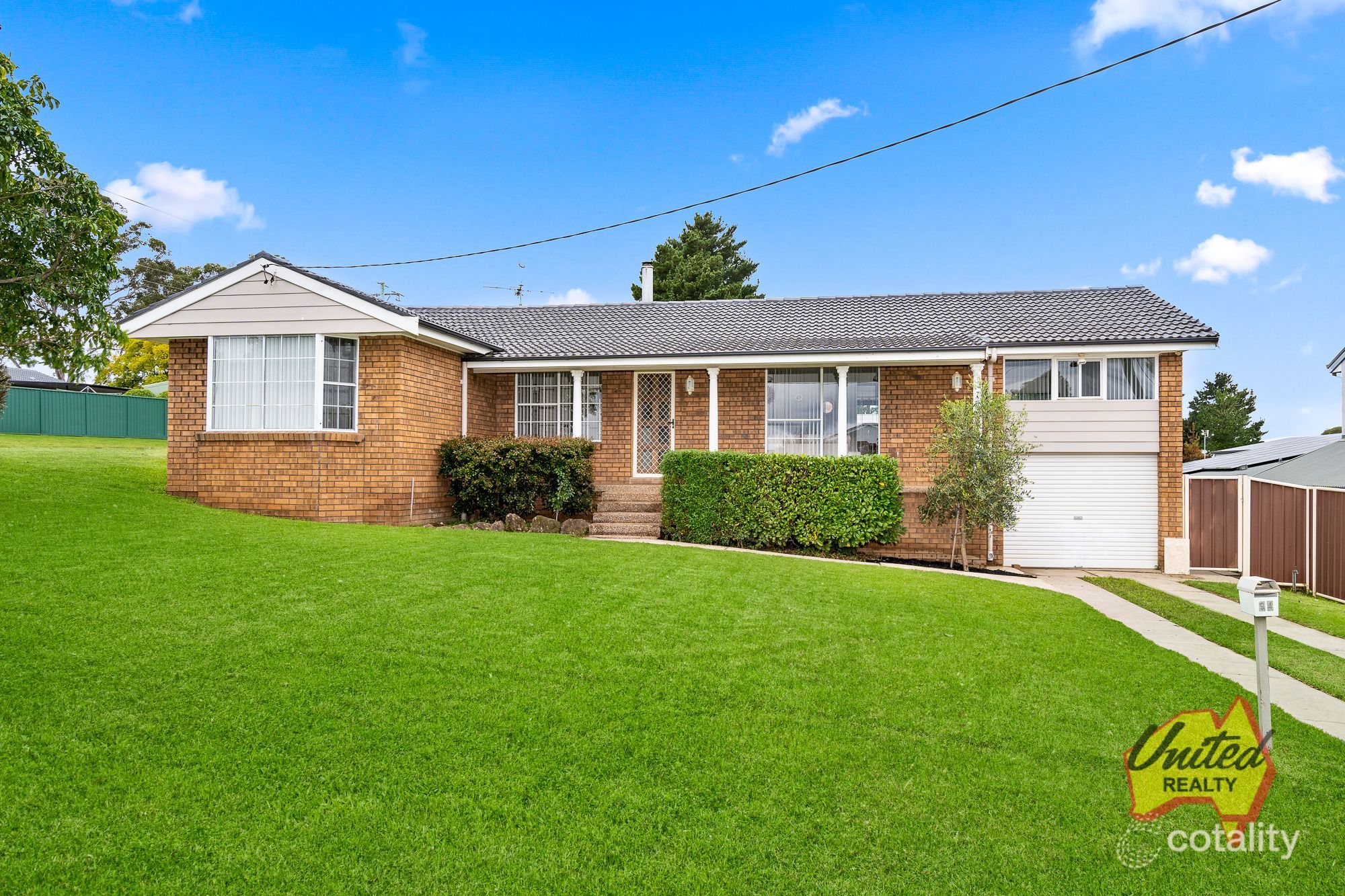 94 Merlin St, The Oaks, NSW 2570