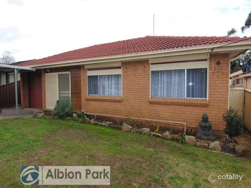 25 Kaylaur Cres, Albion Park Rail, NSW 2527