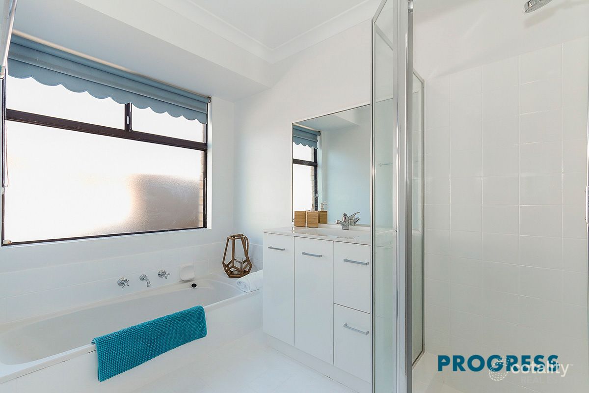 5 Pintail Pde, Ballajura, WA 6066