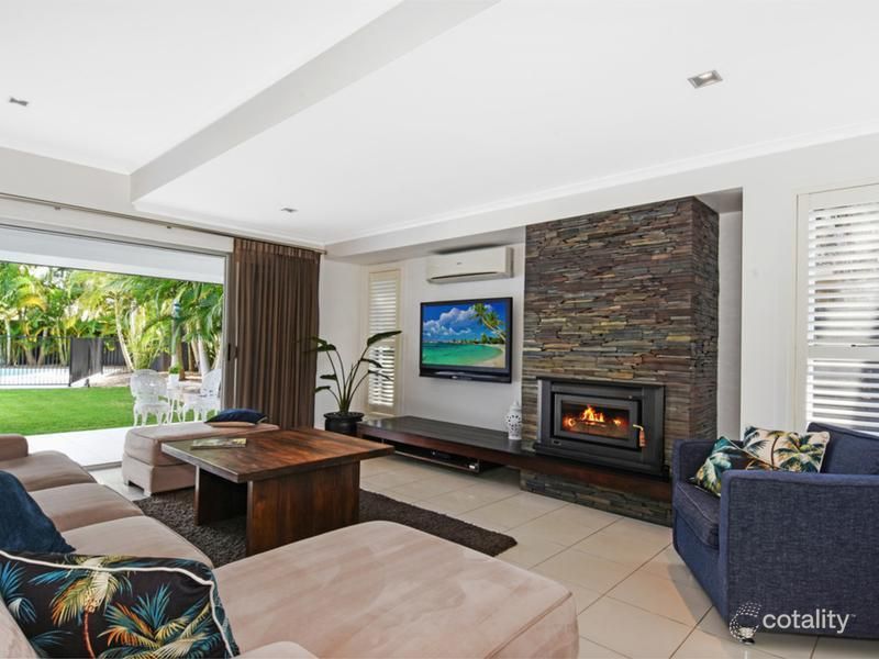 21 Dunbarton Ave, Bundall, QLD 4217