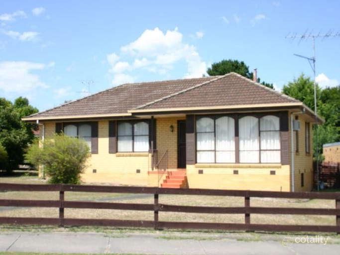 5 White Pde, Churchill, VIC 3842