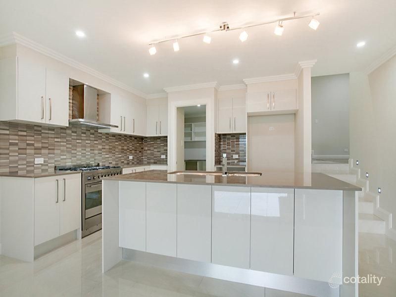 11 Wylarah Cl, Glen Alpine, NSW 2560