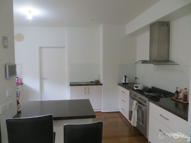 2/12 Chivers Ave, Glen Waverley, VIC 3150