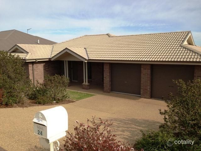 24 Kaloona Dr, Bourkelands, NSW 2650