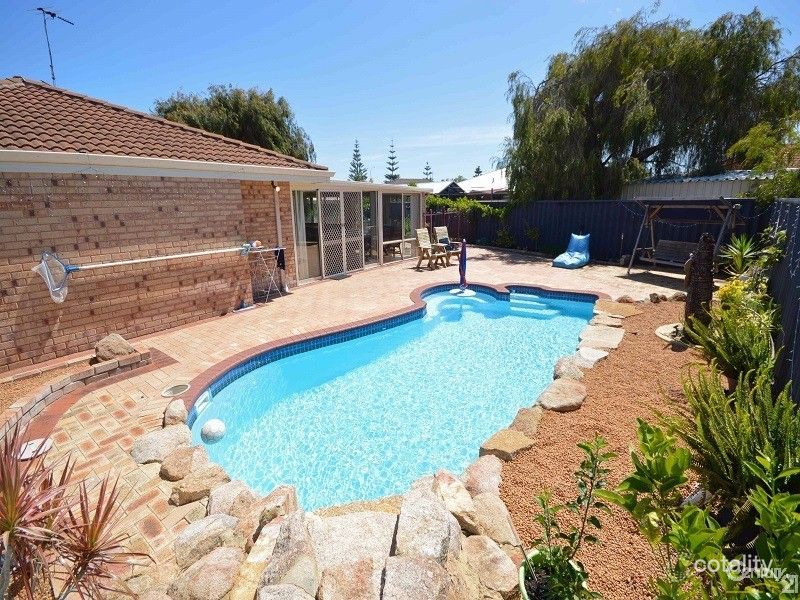 16 Amber Ct, Warnbro, WA 6169