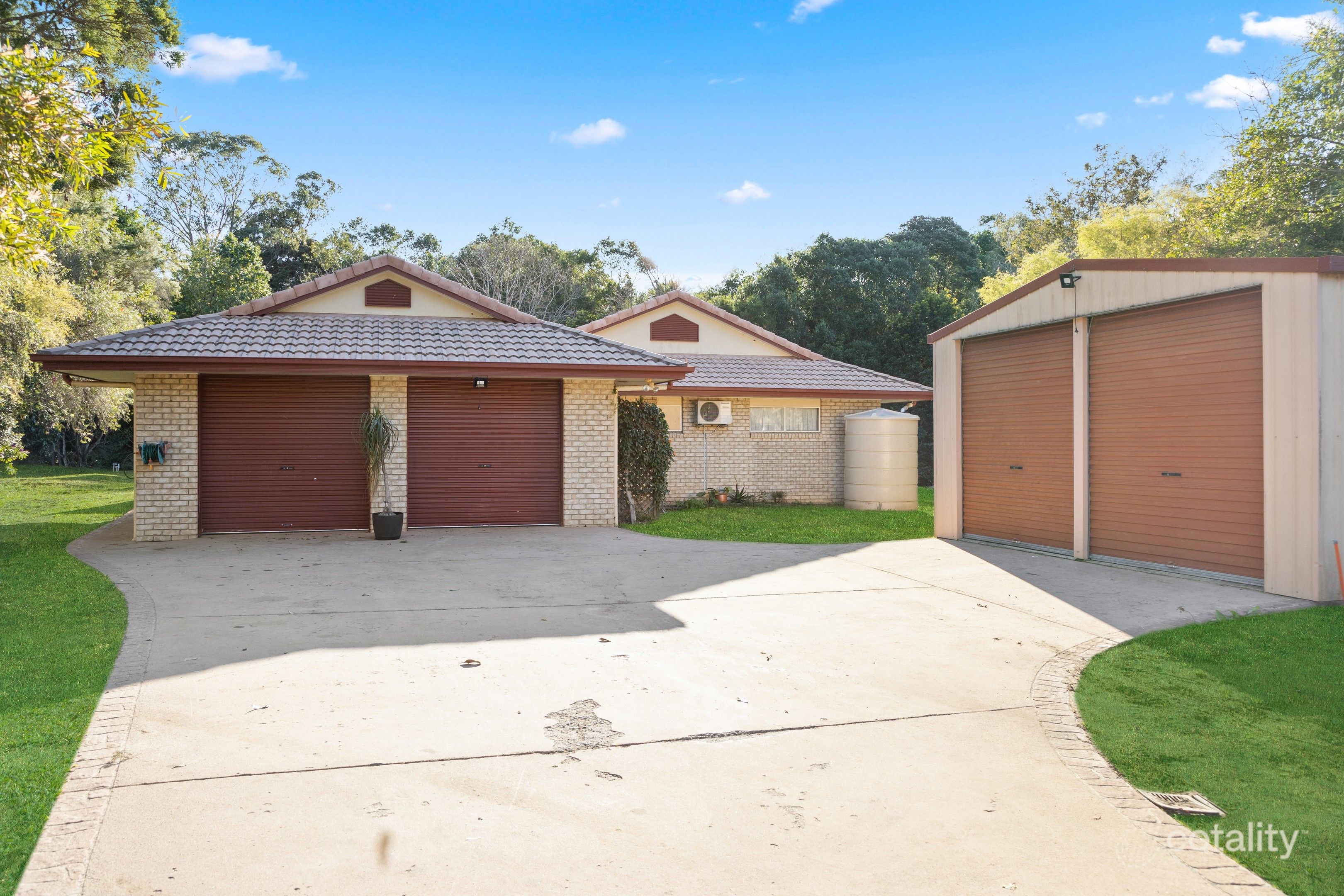 9 Sugar Gum Dr, Mooloolah Valley, QLD 4553