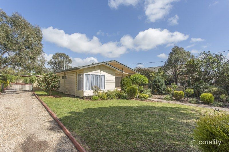 393 Eaglehawk Rd, Eaglehawk, VIC 3556