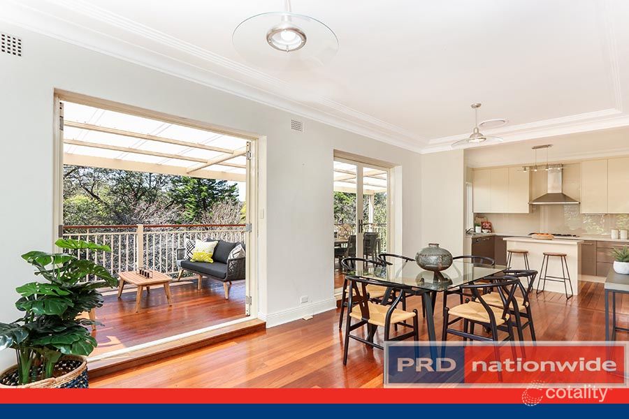 10 Lansdowne Pde, Oatley, NSW 2223