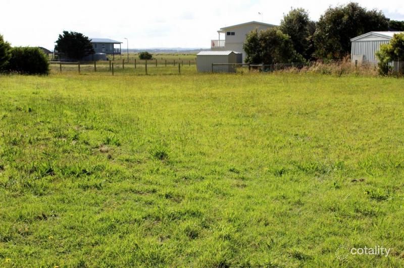 5 Paris Cres, Venus Bay, VIC 3956